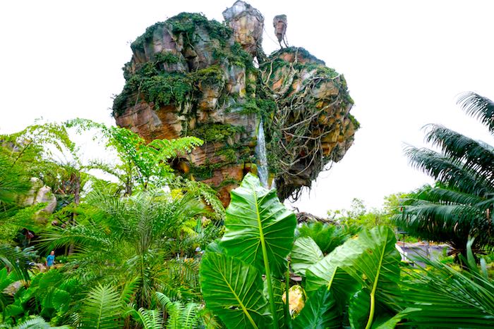 Pandora-World of Avatar haning mountains image