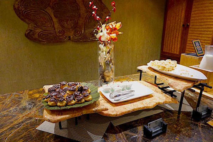 Disney's Polynesian Village Concierge Lounge dessert image